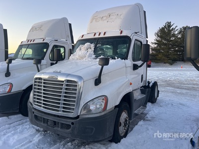 2016 Freightliner Cascadia 125 4x2 S/A Day Cab Truck Tractor (Inoperable)