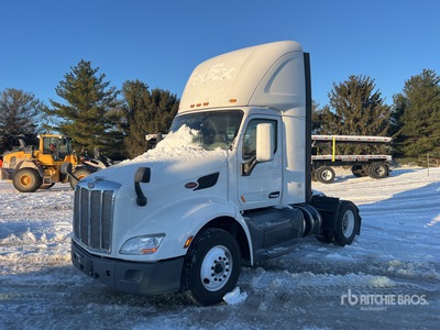 2019 Peterbilt 579 4x2 S/A Day Cab Truck Tractor