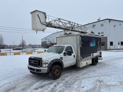 2010 Ford F-550 Camion cesta
