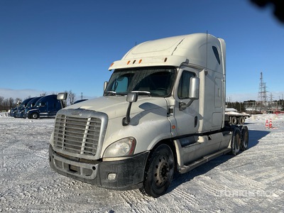 2013 Freightliner Cascadia 125 6x4 Cabeza Tractora Cabina Dormitorio