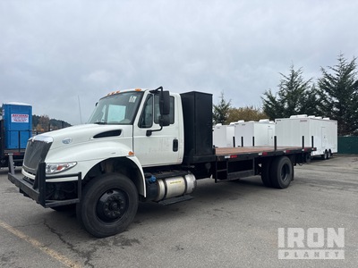 2015 International 4300 4x2 Flatbed Truck