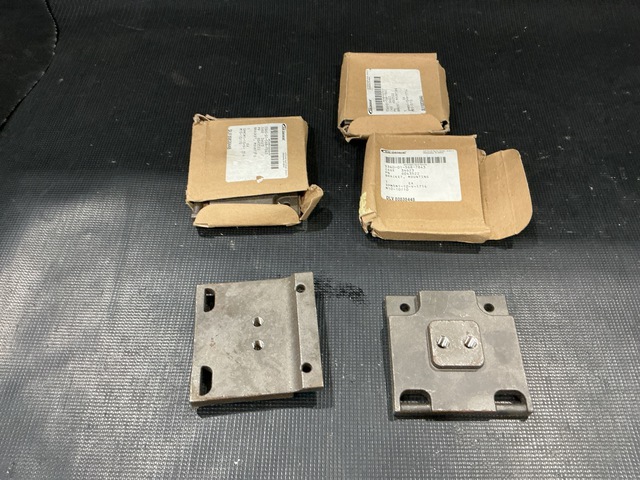 (5) AM General 6043522 Mounting Brackets