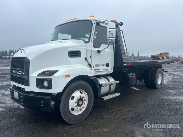 2023 Mack MD742 4x2 Rollback Truck | Ritchie Bros. Auctioneers