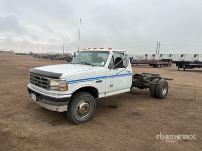1997 Ford F-350 4x2 Cabina y chasis