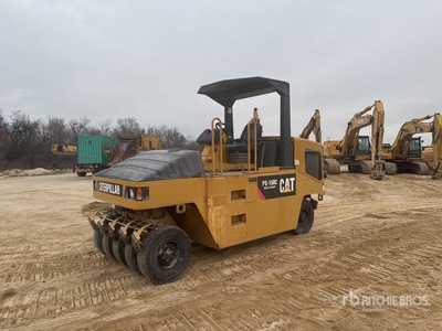 2005 Cat PS-150C 9 Wheel مدحلة هوائية