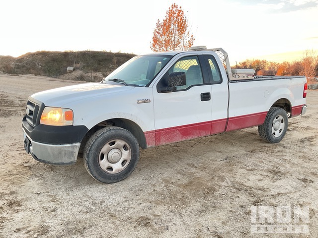 2006 Ford F-150 XL 4x2 Pickup
