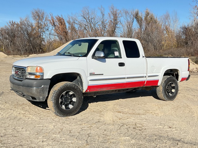 2002 GMC 2500 SLT 4x4 Extended Cab Pickup 2002 GMC 2500 SLT 4x4 Extended Cab Pickup