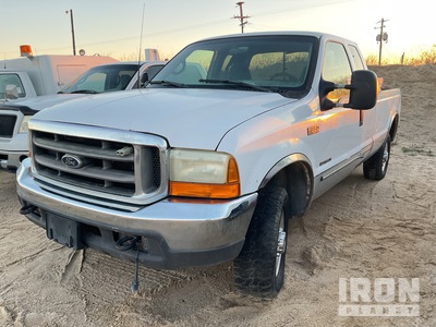 2000 Ford F-350 XLT 4x4 Extended Cab Pickup (Inoperable)