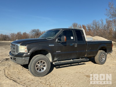 2005 Ford F-350 XLT 4x4 Extended Cab Pickup