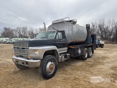 1985 Ford FT8000 6x4 Fuel and Lube Truck