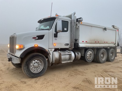 2020 Peterbilt 576 8x4 Transfer を見 Dump Truck