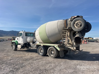 1998 International 5000 SFA 8x4 Mixer Truck