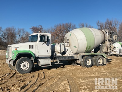 1998 International 5000 SFA 8x4 Camion malaxeur