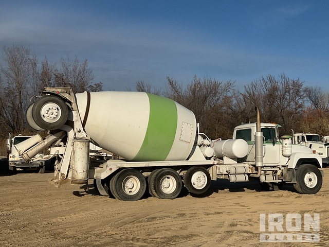 CAMIóN REVOLVEDOR 1999 MACK MCNEILUS 11 CYD