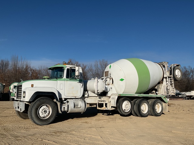 1999 Mack RD690S 10x4 Mixer Truck
