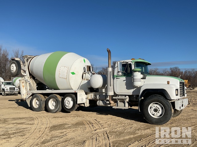 CAMIóN REVOLVEDOR 1999 MACK MCNEILUS 11 CYD