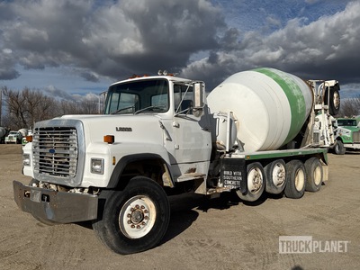 1989 Ford LT9000 12x4 Camion hormigonera