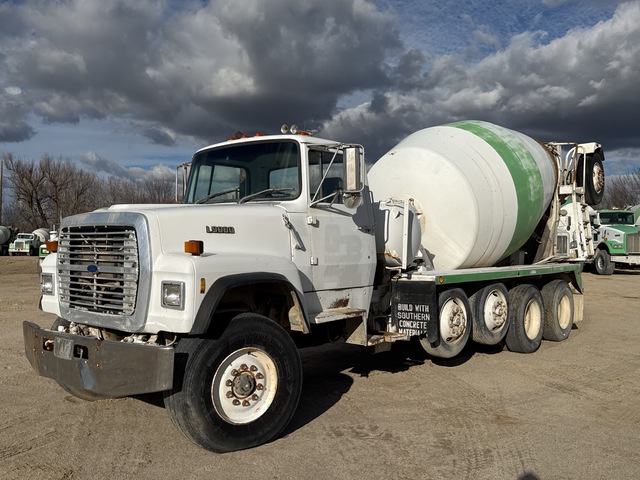 1989 Ford LT9000 12x4 Mixer Truck