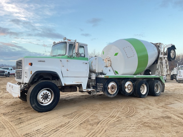 1989 Ford LT9000 12x4 Mixer Truck