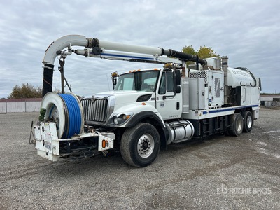 2014 Vac-con V311LHAE-0 on 2015 International 7400SFA 6x4 Vacuum Excavator Truck