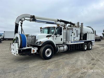 2014 Vac-con V311LHAE-0 on 2015 International 7400SFA 6x4 Vacuum Excavator Truck