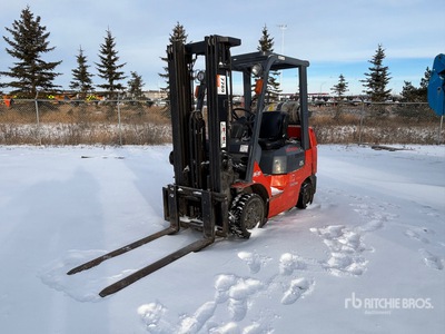 2005 Toyota 7FGCU25 4500 lb Cushion Tire Montacargas