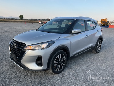 2023 Nissan Kicks Camioneta / Auto