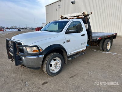2011 Ram 5500 4x4 Autocarro cassone fisso