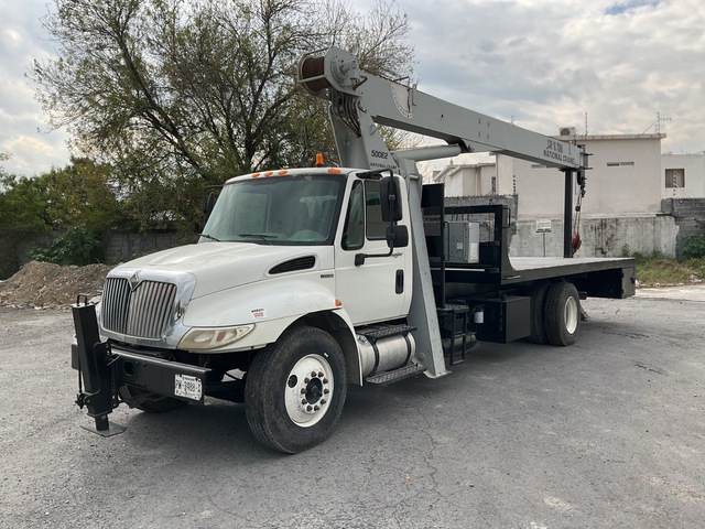 National 571E2 16 ton Straight Boom on 2011 International 4300 Boom Truck