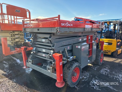 2016 Skyjack SJ8841 RT Dual Fuel Elevador de tijera