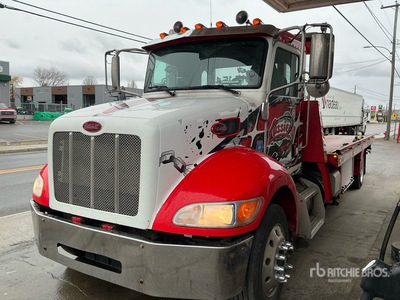 2019 Peterbilt 337 4x2 Portavheiculos