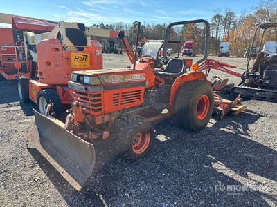 Kubota L2050 4WD Tractor (Inoperable)