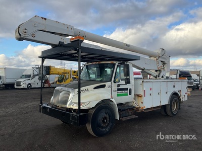 Altec AA755L 55 ft on 2005 International 4300 SBA 4x2 Piattaforma autocarrata