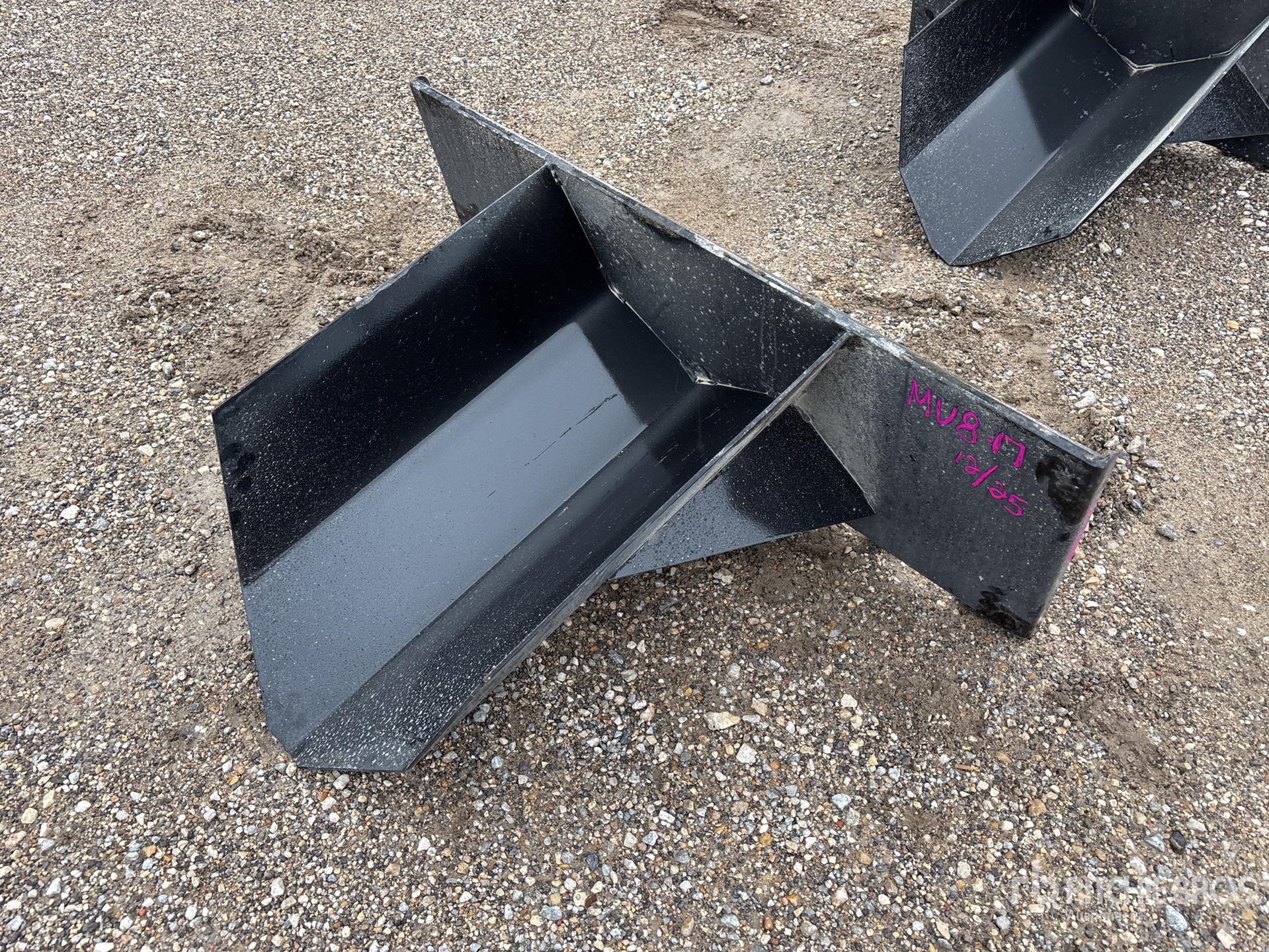 20 in Pala para Tocones de Minicargadora (Unused)