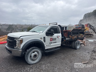 2019 Ford F-450 XL 4x2 Flatbed Truck (Inoperable)