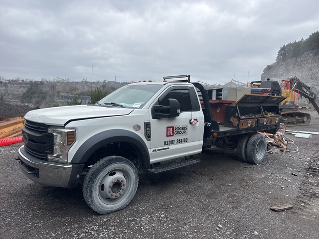 2019 Ford F-450 XL 4x2 Flatbed Truck (Inoperable)