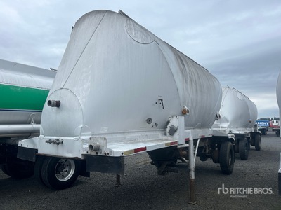 1976 Clough 600 cft S/A Pneumatic Bulk Trailer