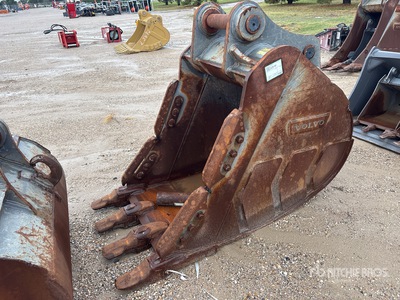 Volvo 36 in Digging Excavator Bucket - Fits Volvo EC235E