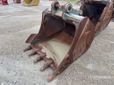 Volvo 46 in Digging Excavator Bucket