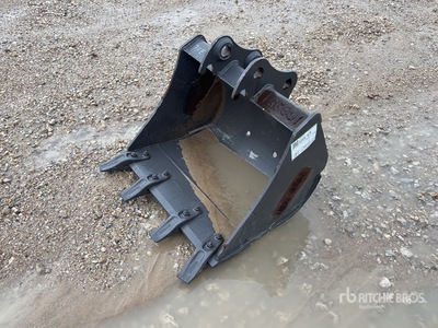 Volvo 24 in Digging Excavator Bucket - Fits Volvo EC20E