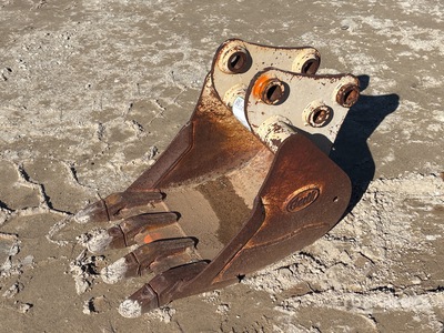 Geith 18 in Digging Excavator Bucket