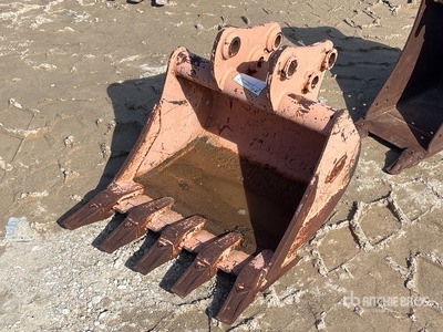 Geith 24 in Digging Excavator Bucket