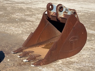 Strickland 36 in Digging Excavator Bucket - Fits Case CX135