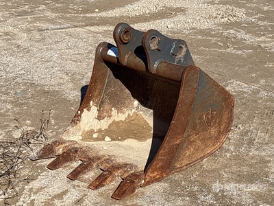 Paladin 24 in Digging Excavator Bucket - Fits Volvo EC40D