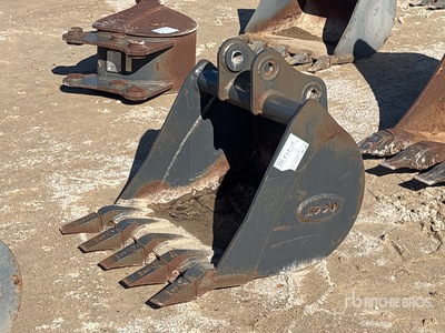 Paladin 24 in Digging Excavator Bucket - Fits Case CX26