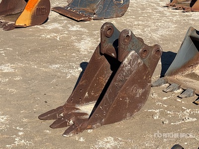 Fabco 12 in Digging Excavator Bucket