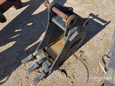 Tag 12 in Digging Excavator Bucket