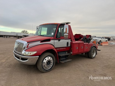 2003 International 4300 4x2 Tow Truck