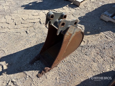 Volvo 12 in Digging Excavator Bucket - Fits Volvo ECR40D