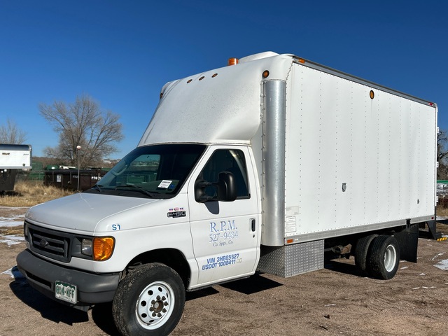 2003 Ford E-450 4x2 Camera Van Truck